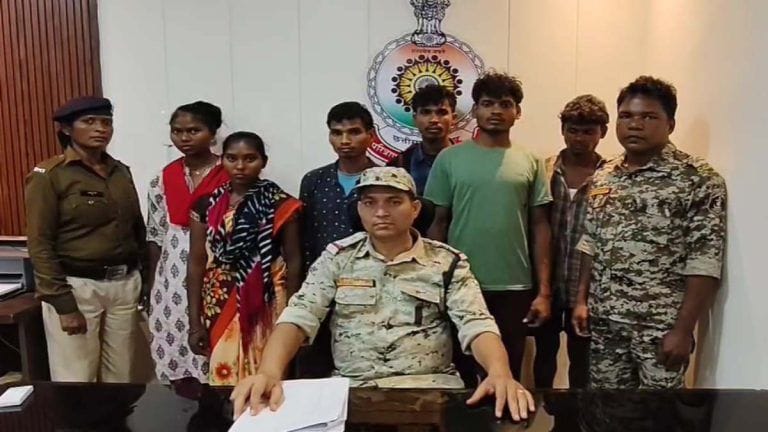 6 नक्सली यहां पकड़े गए