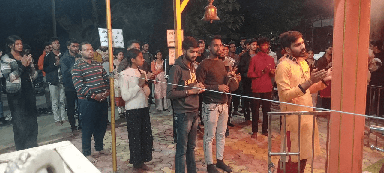 दक्षिण मुखी हनुमान मंदिर में युवाओं की बढ़ती धार्मिक आस्था